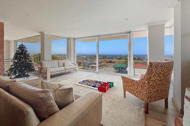 4 Bedroom Property for Sale in Hartenbos Heuwels Western Cape